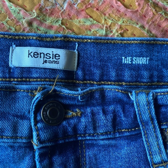 Kensie Classic Blue Jean Shorts Size 6 / 28 - Picture 2 of 6